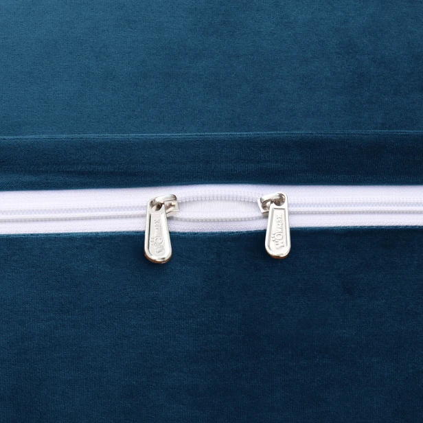 Marineblaues Rückenstützkissen mit Reißverschluss.