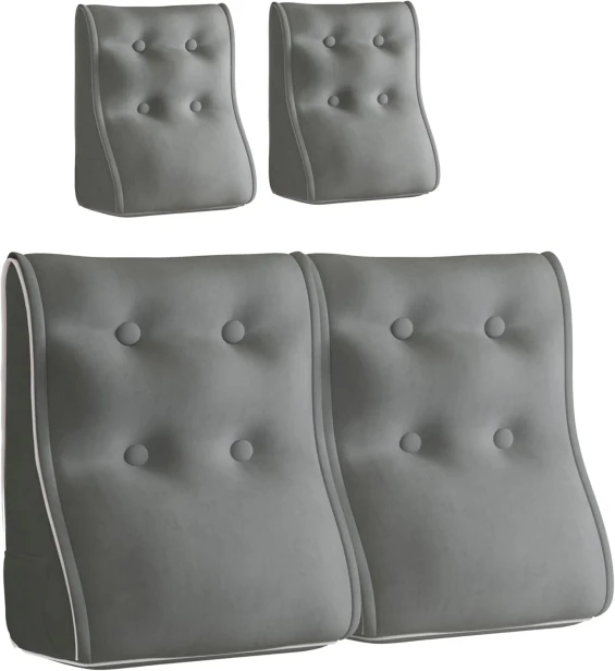 Set aus zwei gesteppten, ergonomischen Lendenkissen aus grauem Samt mit weißer Paspelierung.