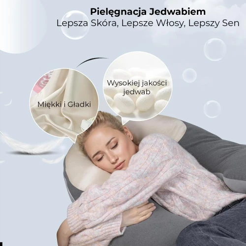 Eine Frau schläft auf einem Kissen mit Seidenkissenbezug.