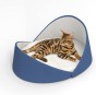 Luxuriöses Katzenbett mit hoher Rückenlehne | Bengalkatze im blauen Kokon