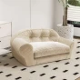 Luxuriöses Schlafsofa für Tiere, multifunktional (beiges Sofa) – ausgeklappte Version, in einem modernen Interieur.