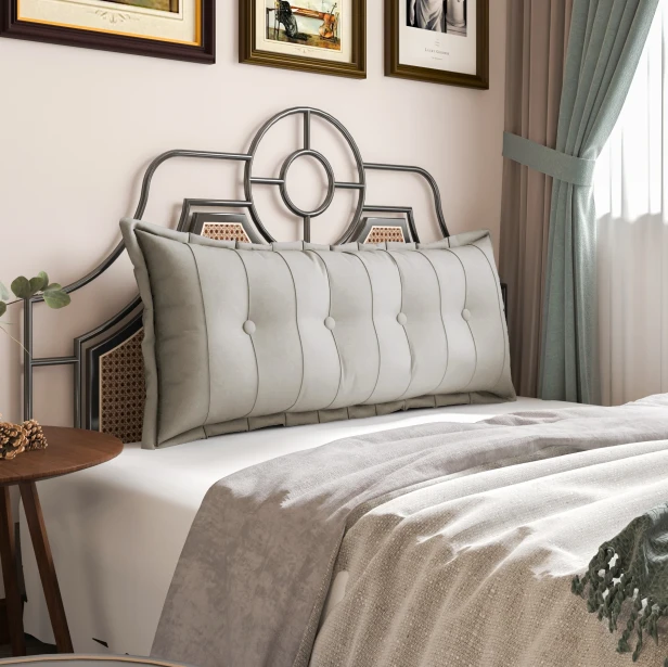 Rechteckiges Rückenstützkissen – Beige Baumwolle. Zur Platzierung auf einem Bett im Schlafzimmer.