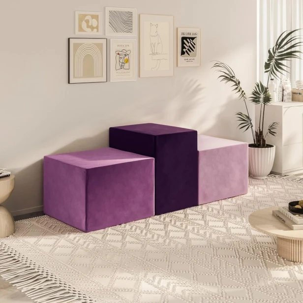 Modulare Lavendel-Fußhocker, Tische, Wohnaccessoires.