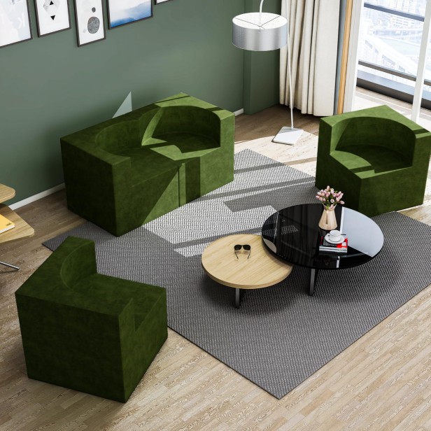 Sessel „Velvet Hug“, Anordnung im Wohnzimmer.