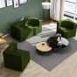 Sessel „Velvet Hug“, Anordnung im Wohnzimmer.
