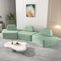 Dreiteiliges Set aus modularen, halbrunden Ecksofas, angeordnet im Wohnzimmer.