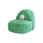 Shell Lounge Chair. Muschelförmiger Sessel für ein Kinderzimmer, grüner Samtpouf, weicher Sitz, weiße Paspelierung.
