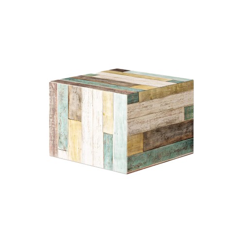 Moderner Fußhocker, Pouf. Minimalistischer Würfel, weicher Sitz. Gemusterter, farbenfroher Boden.