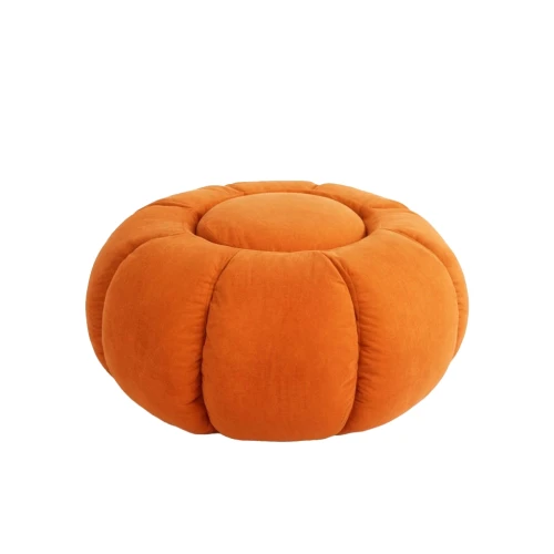 Ein Pouf, ein Fußhocker, ein Tisch in Form eines Kürbisses.