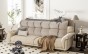Beige-graues Kopfstützenkissen mit Stauraum, zur Platzierung im Wohnzimmer auf dem Sofa.