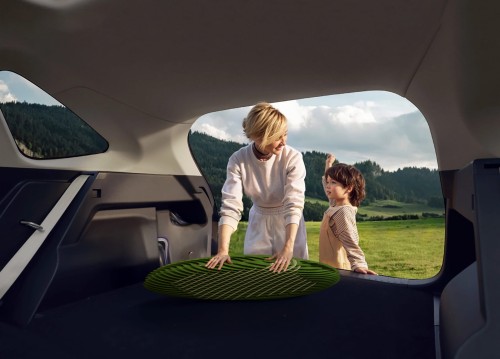 Selbstgemachtes Filzbett für Haustiere, zur Verwendung im Auto.
