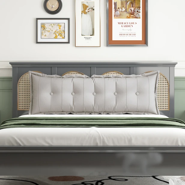 Rechteckiges Rückenstützkissen – Beige Baumwolle. Zur Platzierung auf einem Bett im Schlafzimmer.