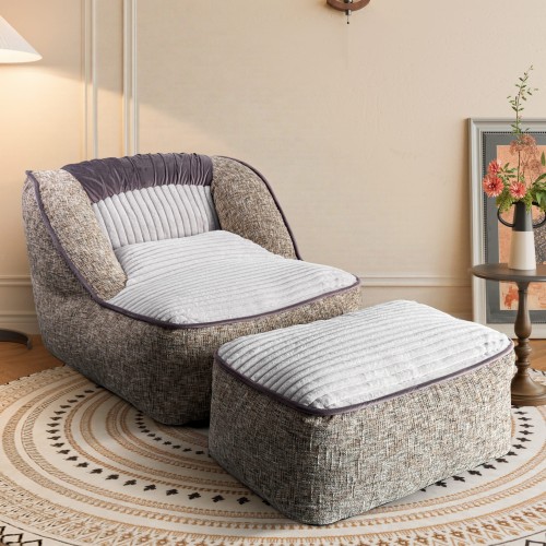 Liegestuhl mit Fußstütze, Anordnung im Wohnzimmer.