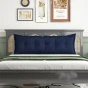 Rechteckiges Rückenstützkissen – Marineblau, Baumwolle. Schlafzimmer-Arrangement auf dem Bett.