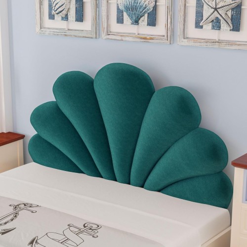 Muschelförmiges Wandkissen fürs Schlafzimmer, grünes Kopfteil. Schlafzimmereinrichtung.
