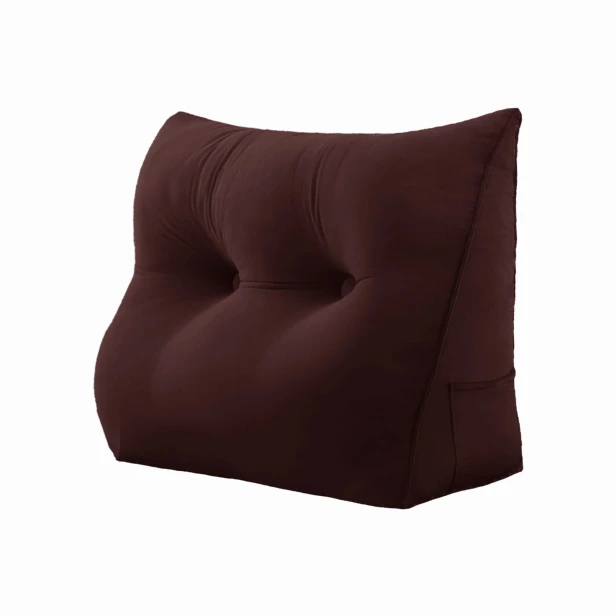 Dreieckiges Kissen aus Schokoladen-Samt