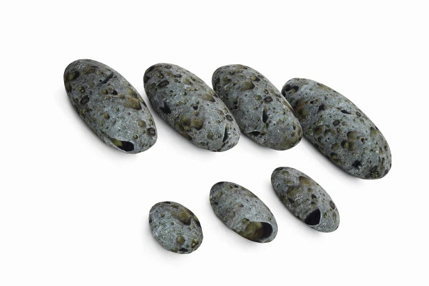 Weiche Kissen aus Meteoritensteinen, 7 Stück.