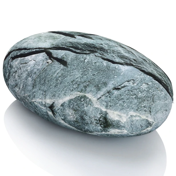 Einzelnes, großes Dekokissen aus dem 7-teiligen Set „Soft Stones Pillows“.