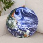 Rundes Kissen mit dem Planeten Erde, Dekoration für Zuhause.