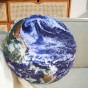 Rundes Kissen mit dem Planeten Erde, Dekoration für Zuhause.