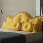 Dekoratives Kissen-Set (3-teilig), gelb, zur Anordnung im Schlafzimmer auf dem Bett.