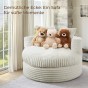 Teddybären auf der runden Chaiselongue, dem Sofa, dem Sessel, beige.