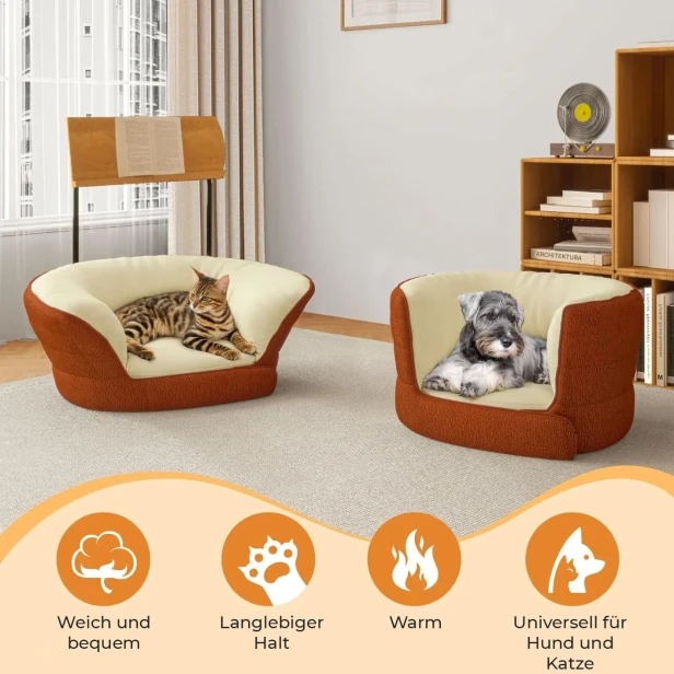 Zwei identische Haustierbetten in Terrakotta und Beige in einem modernen Interieur. In einem liegt eine Katze, im anderen ein kleiner Hund.