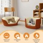 Zwei identische Haustierbetten in Terrakotta und Beige in einem modernen Interieur. In einem liegt eine Katze, im anderen ein kleiner Hund.
