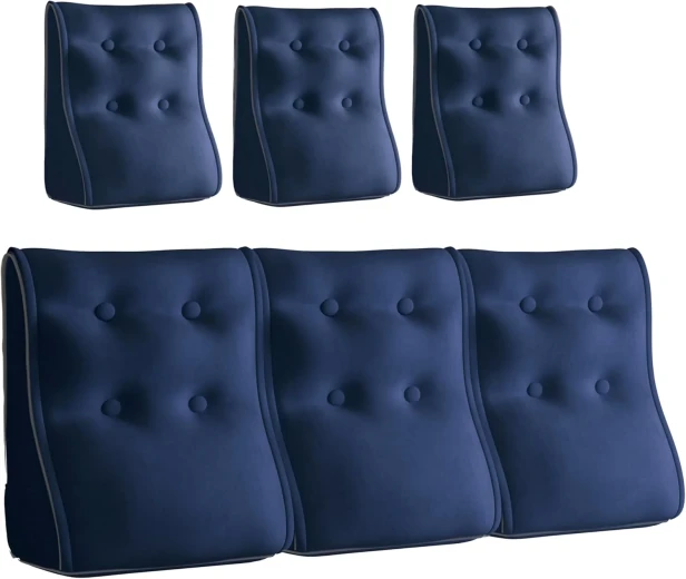 Set aus drei gesteppten, marineblauen Samt-Lendenkissen mit weißer Paspelierung.